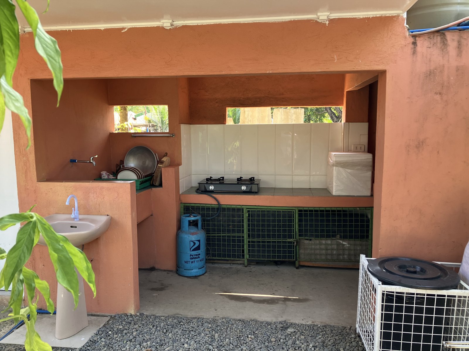 Outdoor kitchen