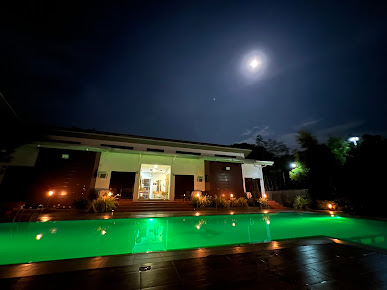 Pool party venue