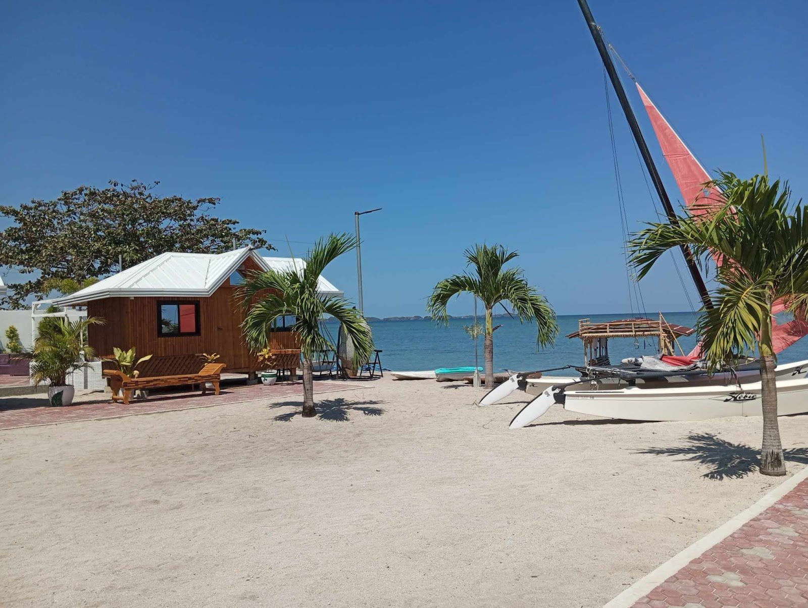 Beachfront & Hundred Islands view
